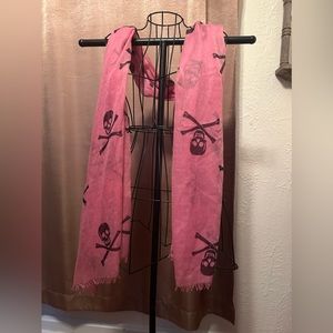 Skull and crossbones scarf/wrap